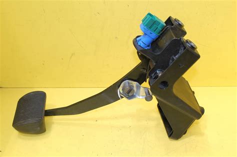 removing brake pedal switch.......... step by step guide | Jaguar Forum