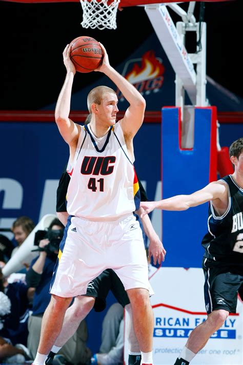 VanderMeer finding success overseas | UIC today