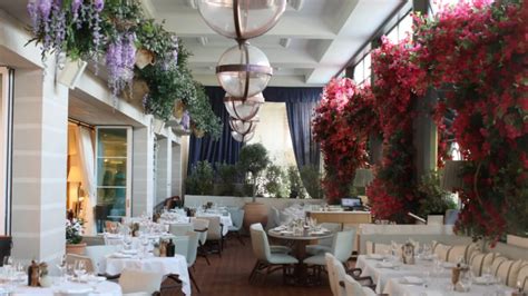 Restaurant Decor Ideas 的图像结果