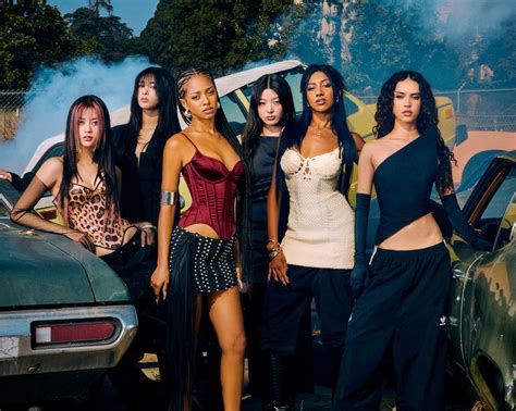 KATSEYE - BEAUTIFUL CHAOS Concept Photo Chaotic 2 in 2025 | Pretty ...