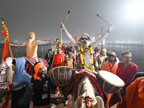 25 pictures of Amrit Snan in Mahakumbh