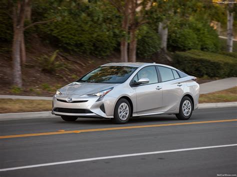 Toyota Prius (2016) - picture 41 of 154