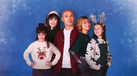 Weekend Family Christmas Special on Disney+ UAE | French (Parisian ...