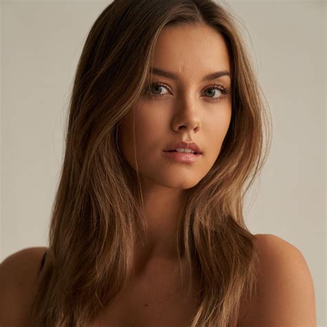 Nicola Cavanis Girl Celebrities, Celebs, Girl Pictures, Girl Photos, Marina Laswick, Portrait ...