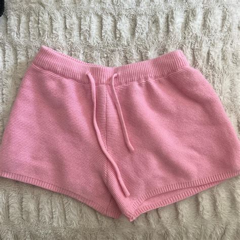 pink knit shorts 💗 -cute over a white bikini -super... - Depop