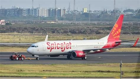Delhi-bound SpiceJet flight from Kolkata delayed by 4 hours - India Today