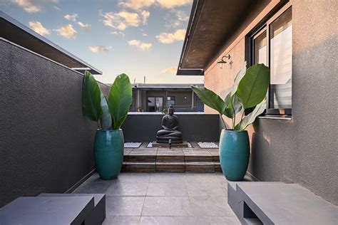 This Villa Wraps in the Serenity of the Ocean and the Zest of its ...