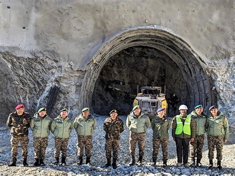 Northern Army Commander visits Ladakh, reviews border defence ...