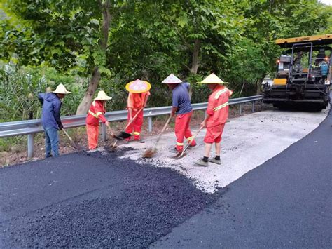 全县农村公路路面大中修工程已完成90%