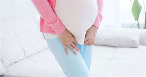 Pregnant Discharge Smells Like Vinegar: Is It Dangerous?