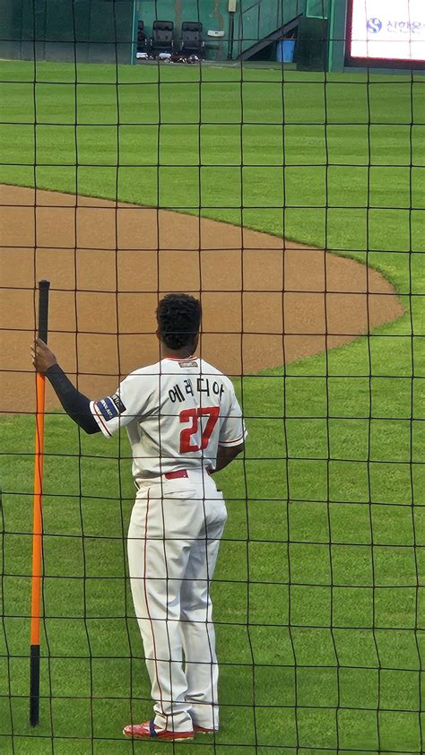 'SSG외국인선수 GOAT' 찍어옴 - 야구 - 에펨코리아