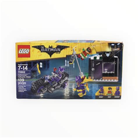 Retired Set 70902 The LEGO Batman Movie Catwoman Catcycle Chase (damag