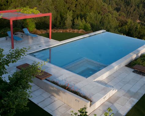 21 Landscape Small Backyard Infinity Pool Design Ideas
