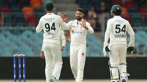 Kamran Akmal bashes PCB for 'international mockery' due to no crowd in ...