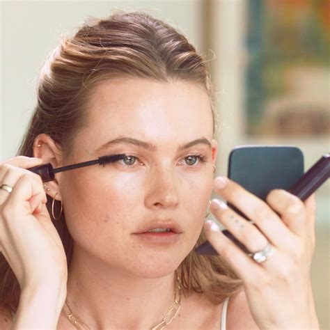 VIDEO: Karlie Kloss’ Super Easy Makeup Hacks To Take A Look From Day To ...