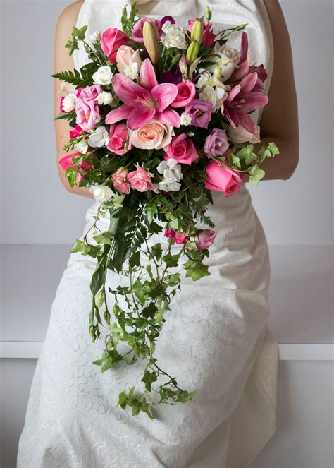 Wedding cascade bouquets 60 photos - Astyledwedding.com