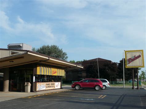 PIG OUT SPOTS: Duke's Drive-In (Bridgeview, IL)