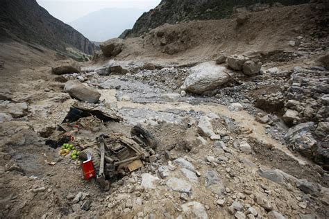 四川宝兴发生泥石流灾害已致2人失踪|四川宝兴|暴雨|泥石流_新浪新闻