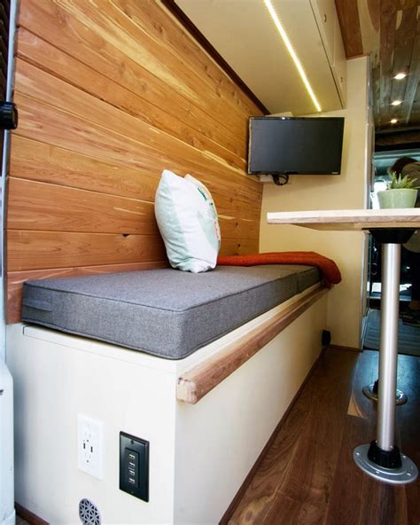 Off-Grid Van 的图像结果