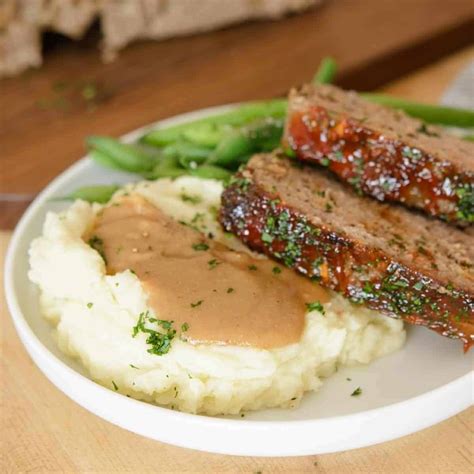 Meatloaf Recipe - Foodology Geek