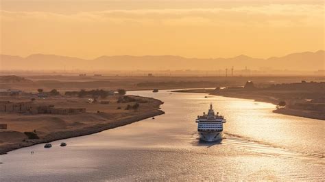 Canal suez Images - Free Download on Freepik