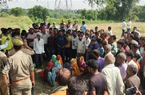 खेत से ट्रैक्टर निकलने पर खूनी संघर्ष, कुल्हाड़ी से काट कर दो भाइयों की ...