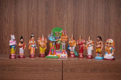 Buy Breeze Handicrafts Paper Mache golu Dolls MEENAKSHI kALYANA Set for ...