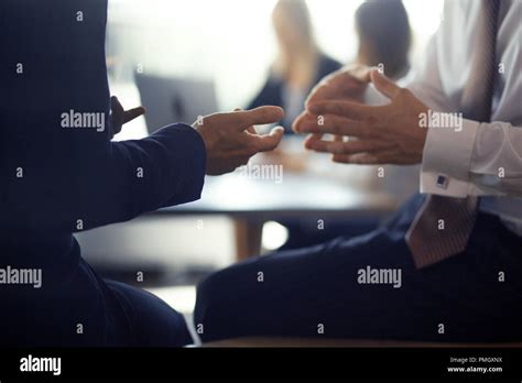 Business People at Work 的图像结果