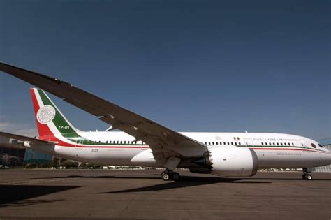 Presidente de México anuncia rifa de avión presidencial, ¿quién compra ...