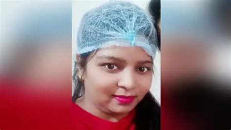 Husband slits wife's throat with surgical blade | सर्जिकल ब्लेड से पति ...