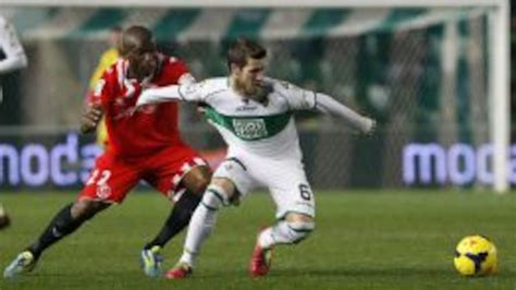 M'Bia baja ante el Atlético de Madrid por esguince de rodilla - AS.com