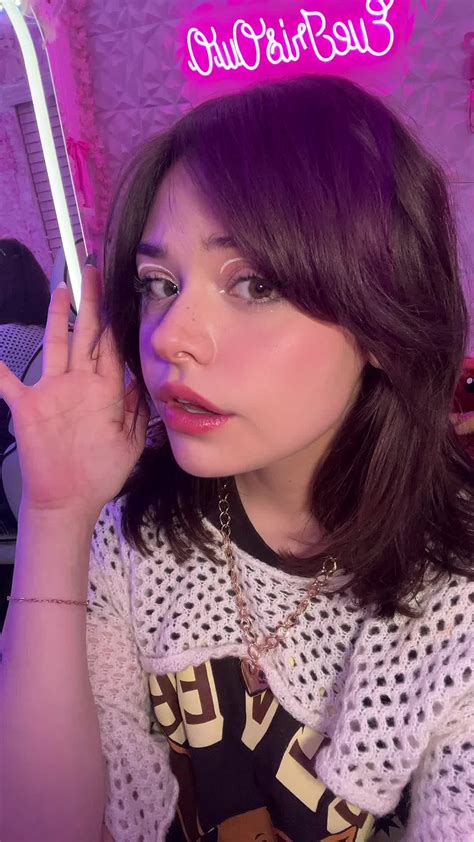 Come check out my Twitch! Live now | 𝓔𝓿𝓮 𝓘𝓻𝓲𝓼 (@eveirisowo)