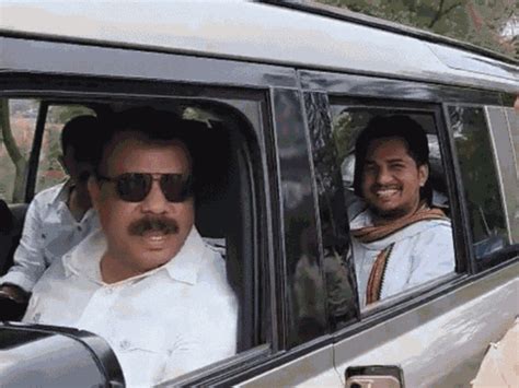 Jeetu Patwari drives tractor to reach at 'Nyay Satyagraha';PCC Chief to ...