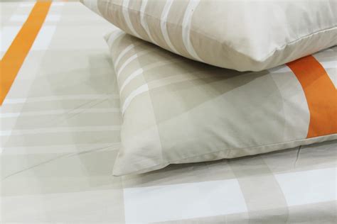 Buy 250 TC Orange Printed Check Cotton Fiitted Bedsheet Online In India ...