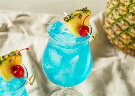 What Is The Drinking Age In Hawaii? (READ Before Visiting!) – TravelPeri