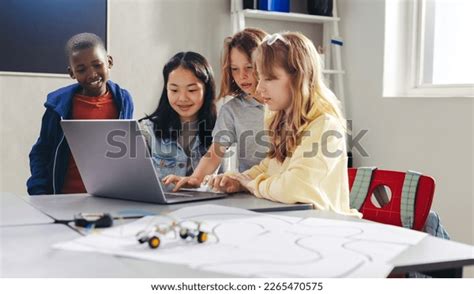 Group Learning Photo Blue Color 的图像结果