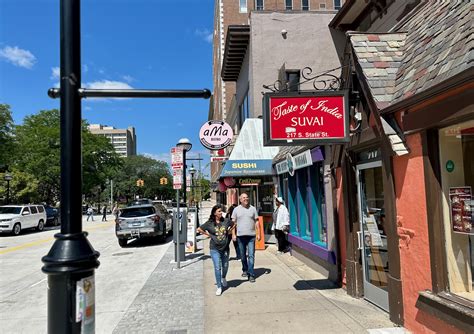 Ann Arbor's new curbless-design State Street, now open to traffic ...