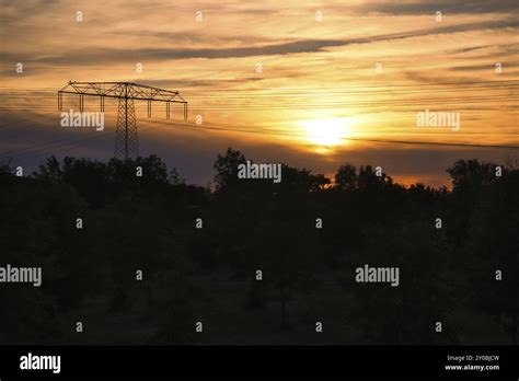 Overhead Power Line 的图像结果