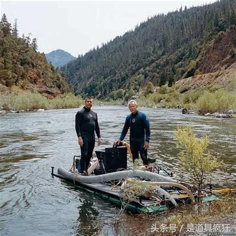 陕西老人在河里捞出一条“金虫”，有人出价12000，如今价值千万