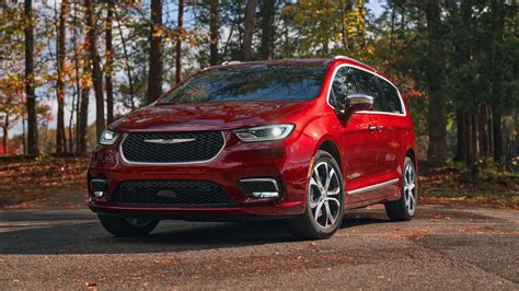 20,000 Chrysler Pacifica Hybrids Could Spontaneously Combust