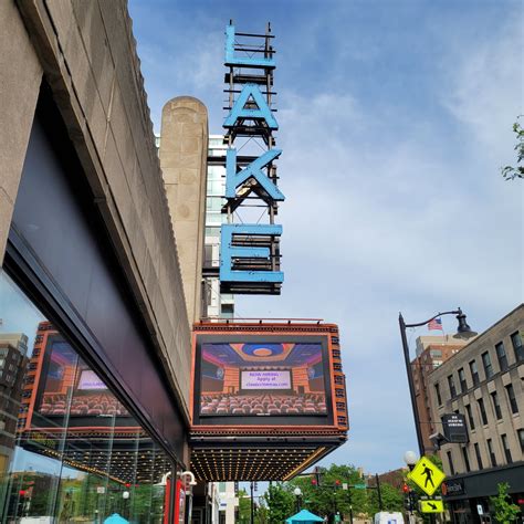 CLASSIC CINEMAS LAKE THEATRE - Oak Park IL - Hours, Directions, Reviews ...