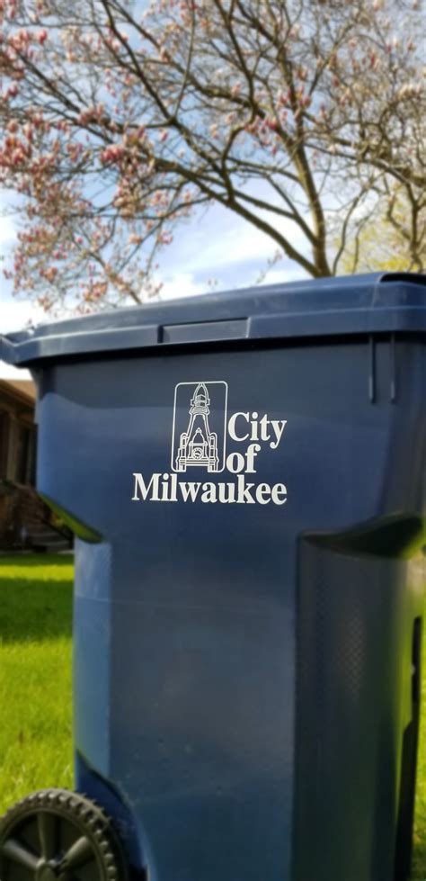 Recycle - DPW Milwaukee's Every Other Week Recycling FAQS - Learn more ...