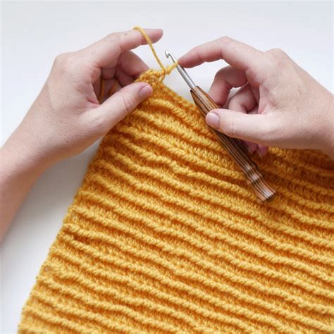 HOW TO CROCHET CRAB STITCH: TOTALLY TEXTURED TUESDAY - WeCrochet Staff Blog