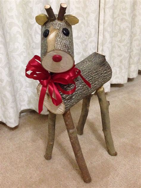 My first log reindeer. My little Rudolf and my most favorite of the 4 ...