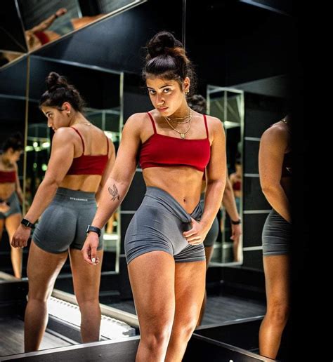 Sara Saffari : r/HottestAbs