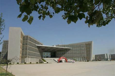 航拍西北工业大学长安校区，有亚洲最大水上图书馆
