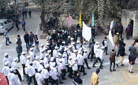 दिल्ली: National Voters Day पर 400 बच्चों ने निकाली रैली, मतदान के लिए ...