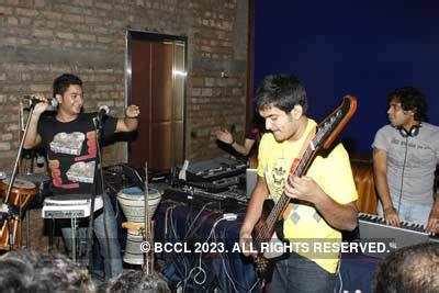 'Jalebee Cartal' band performs at Roxy pub on Saturday Night in ...