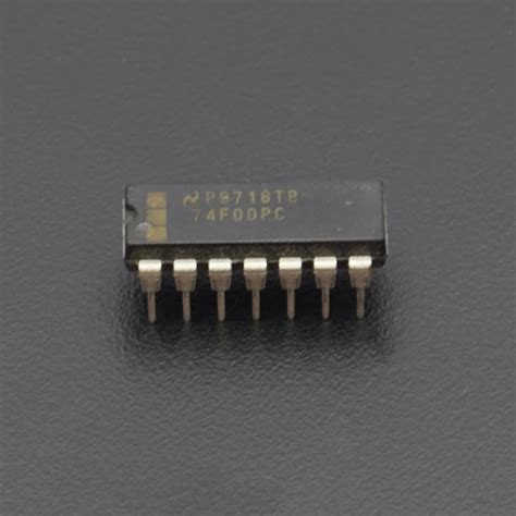 IC-7400 7400 Quad NAND Gate IC - RS554 - REES52