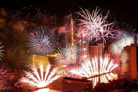 World welcomes 2019 with fireworks and festivities | ABS-CBN News